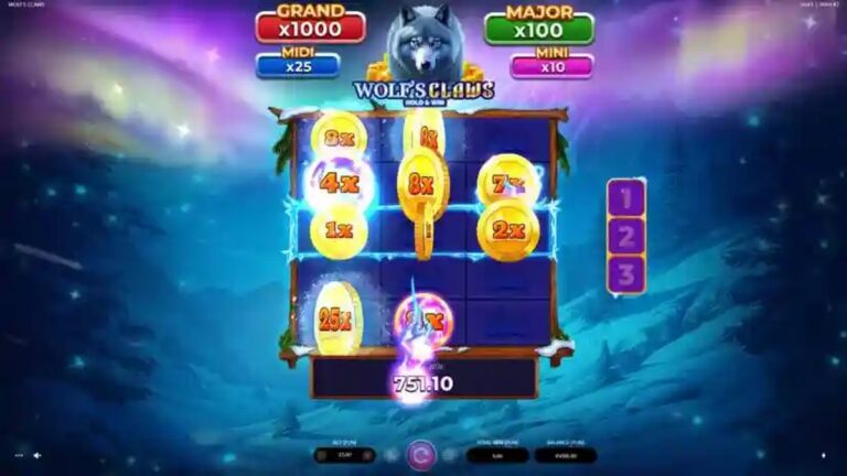 Wolf's Claws full landscape gameplay screen