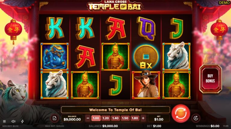 Lana Cross in the Temple of Bai slot screenshot
